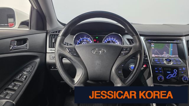 2011 Hyundai YF Sonata - Thumbnail 20