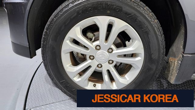2016 KG Mobility Korando Sports - Thumbnail 10