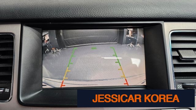 2009 Hyundai Genesis - Thumbnail 3