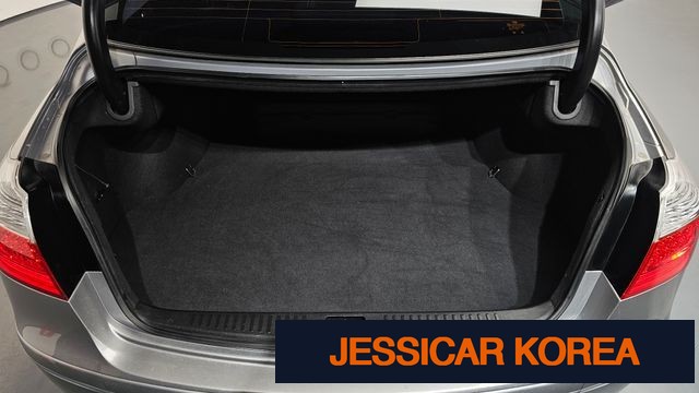 2009 Hyundai Genesis - Thumbnail 8