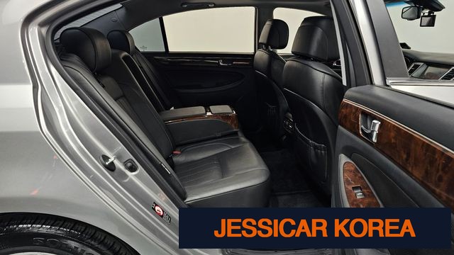 2009 Hyundai Genesis - Thumbnail 9