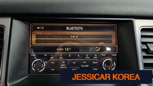 2009 Hyundai Genesis - Thumbnail 17