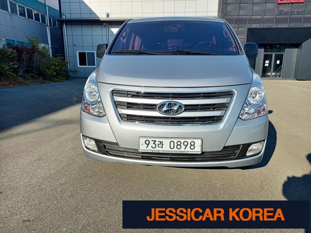 2017 Hyundai Grand Starex - Thumbnail 3
