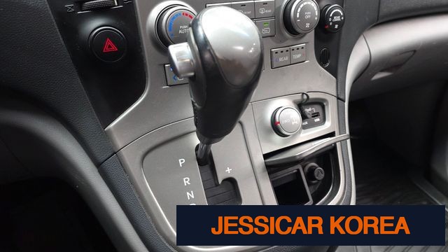 2015 Hyundai Grand Starex - Thumbnail 3