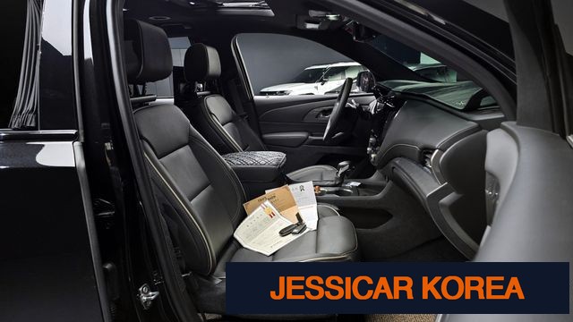 2022 Chevrolet Traverse - Thumbnail 2