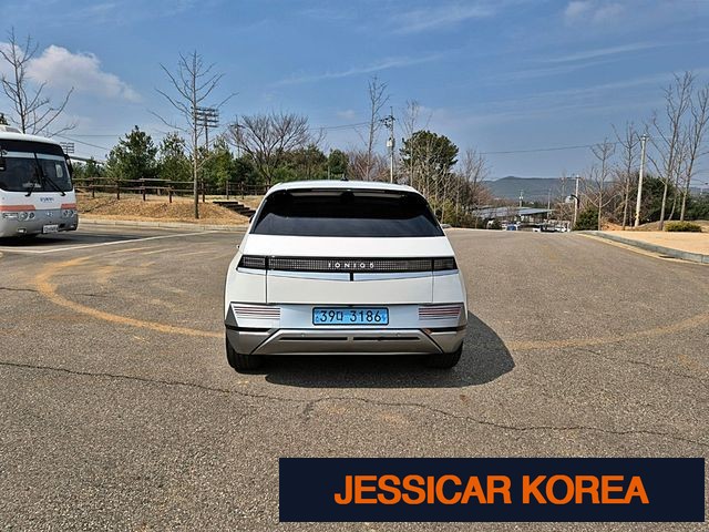 2022 Hyundai Ioniq 5 - Thumbnail 8