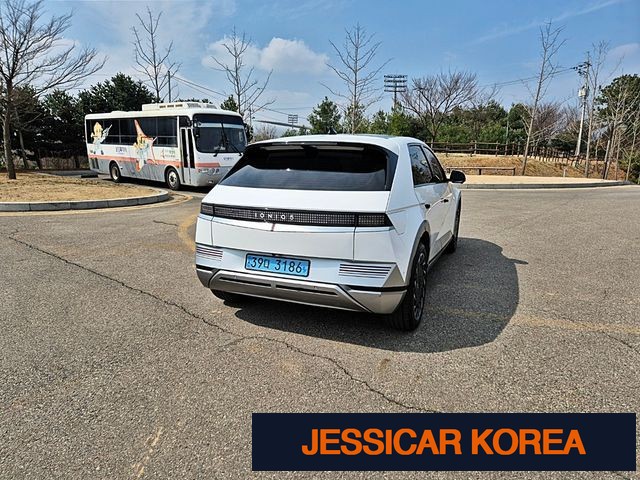 2022 Hyundai Ioniq 5 - Thumbnail 14