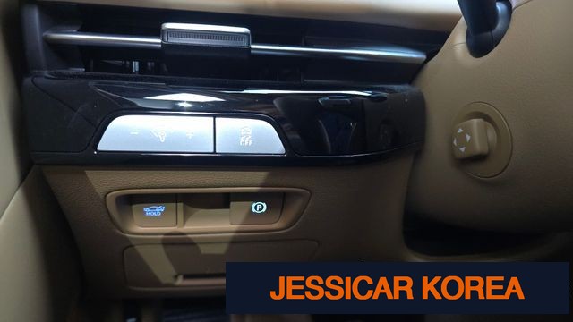 2026 Genesis G80 (RG3) - Thumbnail 3