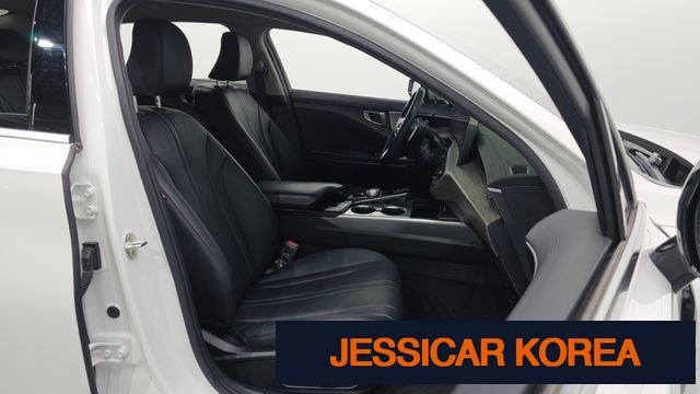 2022 Kia K8 - Thumbnail 2