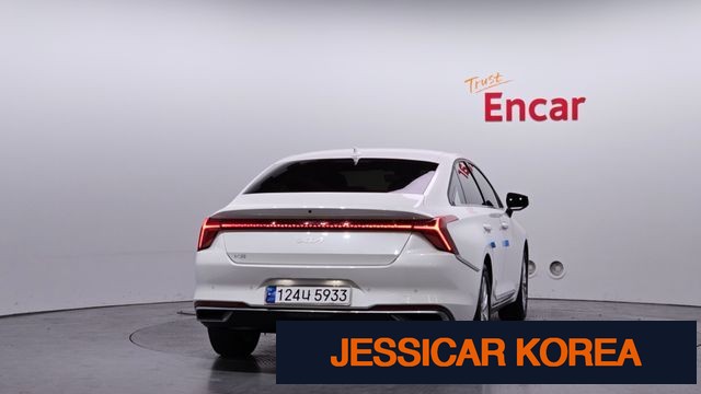 2022 Kia K8 - Thumbnail 3