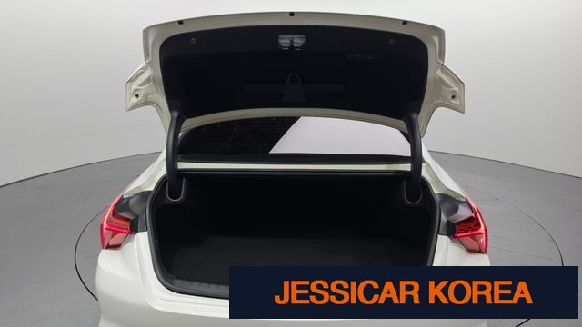 2022 Kia K8 - Thumbnail 7