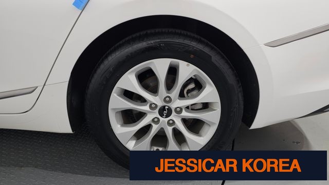 2022 Kia K8 - Thumbnail 17