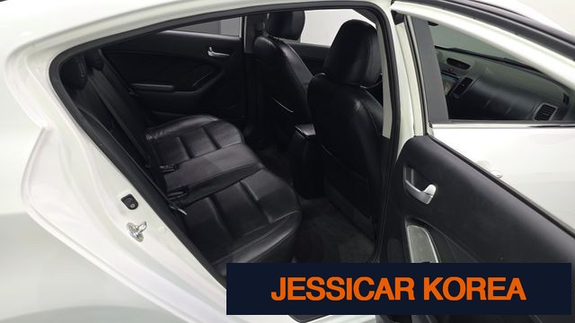 2013 Kia K3 - Thumbnail 3