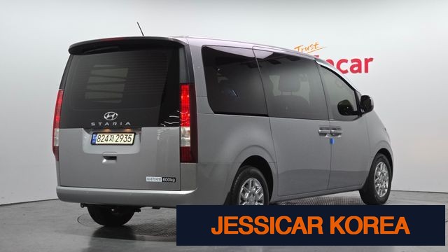 2024 Hyundai Staria - Thumbnail 9
