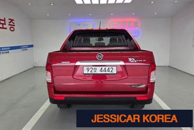 2014 KG Mobility Korando Sports - Thumbnail 2