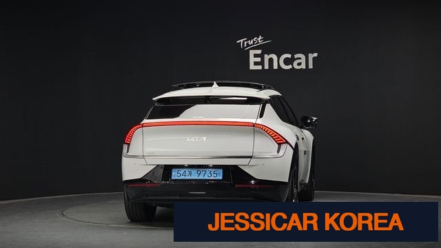 2023 Kia EV6 - Thumbnail 13