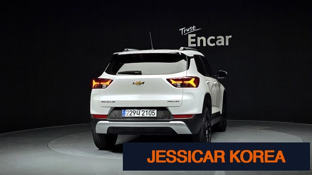 2023 Chevrolet Trailblazer - Thumbnail 3