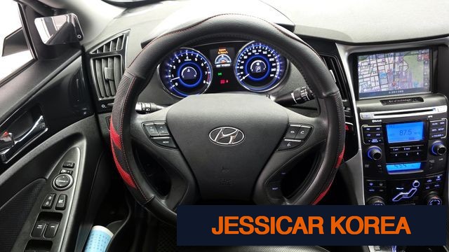 2010 Hyundai YF Sonata - Thumbnail 8