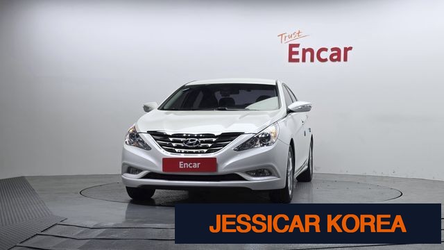 2010 Hyundai YF Sonata - Thumbnail 10