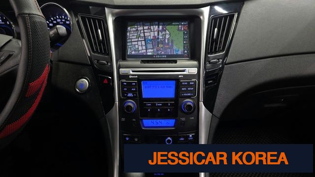 2010 Hyundai YF Sonata - Thumbnail 13