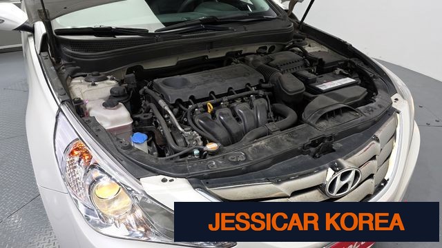 2010 Hyundai YF Sonata - Thumbnail 19