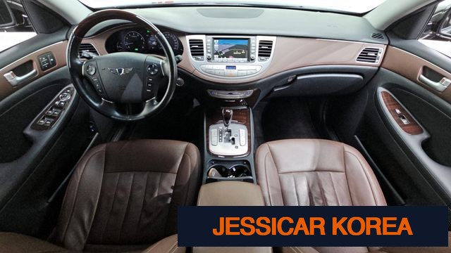 2012 Hyundai Genesis - Thumbnail 10