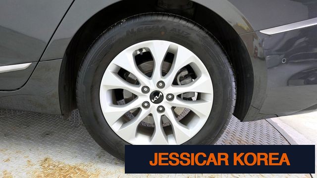 2023 Kia K8 - Thumbnail 9