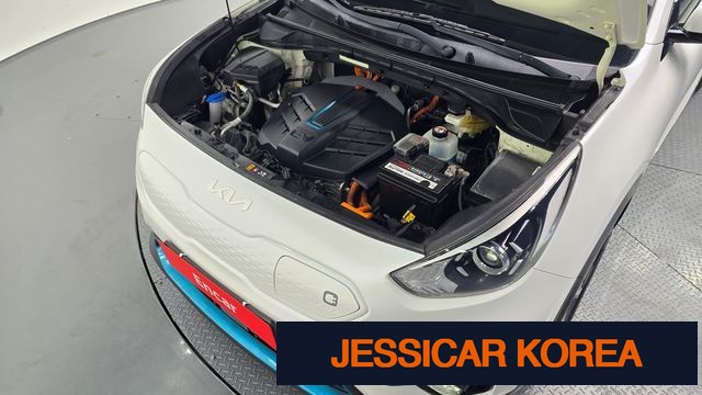 2022 Kia Niro EV - Thumbnail 9
