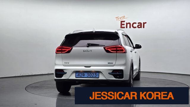 2022 Kia Niro EV - Thumbnail 16