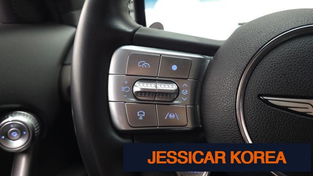 2023 Genesis GV60 - Thumbnail 9