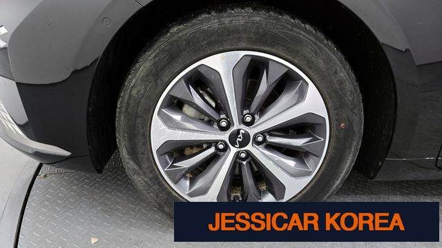 2022 Kia K8 Hybrid - Thumbnail 12