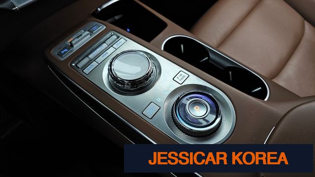 2022 Genesis GV70 - Thumbnail 12