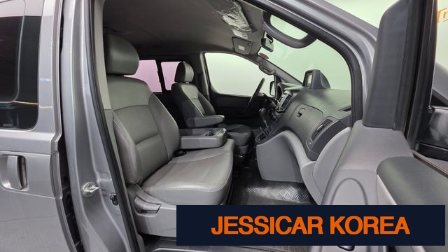 2017 Hyundai Grand Starex - Thumbnail 8