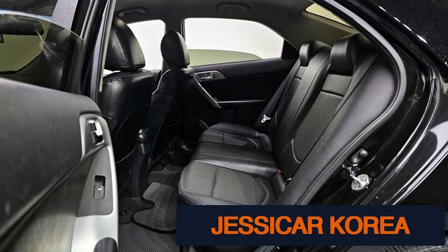 2013 Kia forte - Thumbnail 5