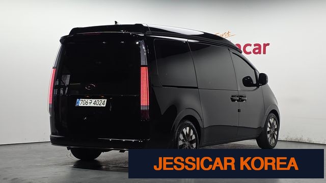 2023 Hyundai Staria - Thumbnail 8