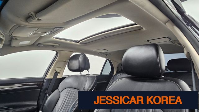 2021 Genesis G90 - Thumbnail 15