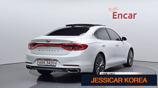 2018 Hyundai Grandeur IG - Thumbnail 3