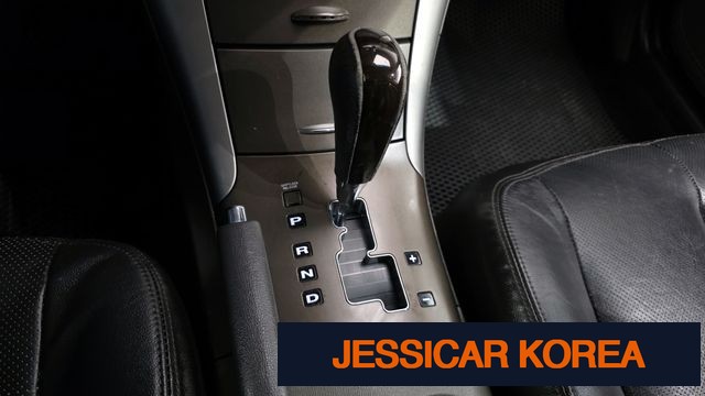 2009 Hyundai NF Sonata Transform - Thumbnail 2