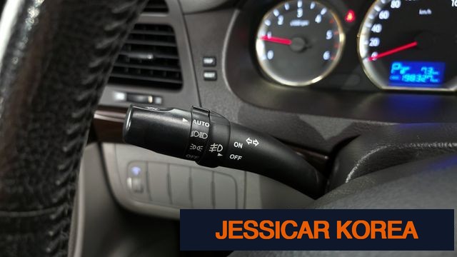 2009 Hyundai NF Sonata Transform - Thumbnail 4