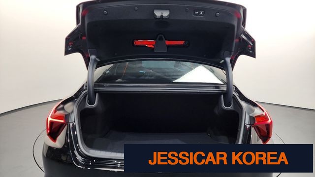 2023 Kia K8 - Thumbnail 2