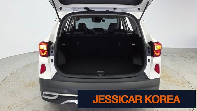 2023 Kia Seltos - Thumbnail 8