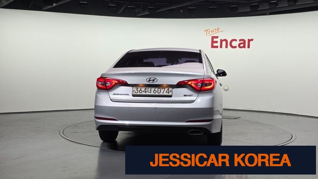2016 Hyundai LF Sonata - Thumbnail 16