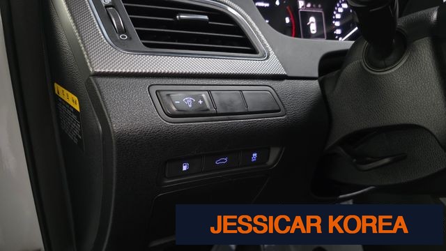 2016 Hyundai LF Sonata - Thumbnail 18