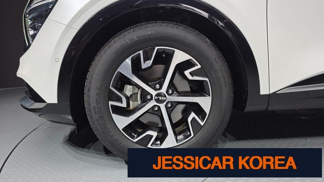 2022 Kia Sportage 5th generation hybrid - Thumbnail 4