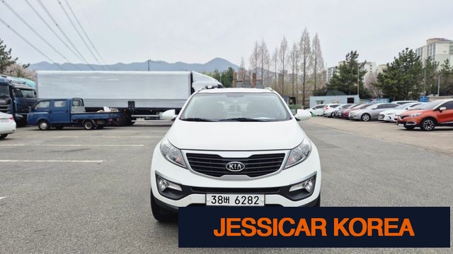 2011 Kia Sportage R - Thumbnail 2