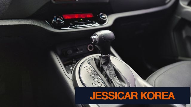 2011 Kia Sportage R - Thumbnail 10