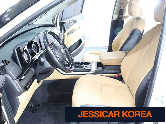 2021 Kia Carnival 4th Gen - Thumbnail 9