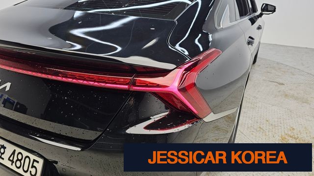 2023 Kia K8 - Thumbnail 9