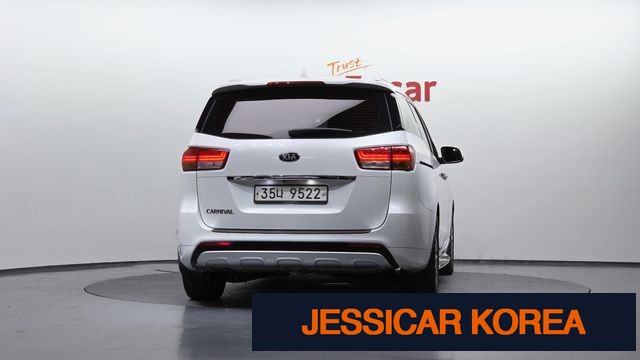 2015 Kia All New Carnival - Thumbnail 3