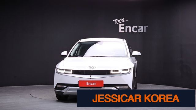 2022 Hyundai Ioniq 5 - Thumbnail 2
